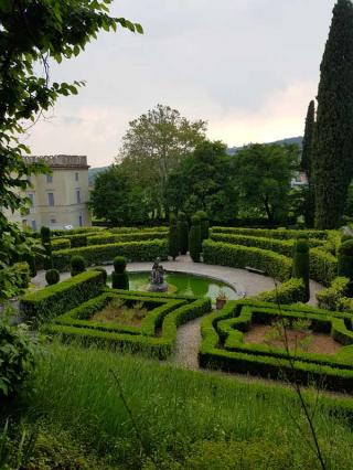 2019-valpolicella-066_Fuehrung-durch-den-Garten